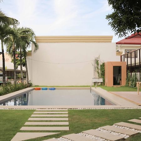 Hotel RedDoorz Premium @ Wireless Mandaue Cebu Exterior foto