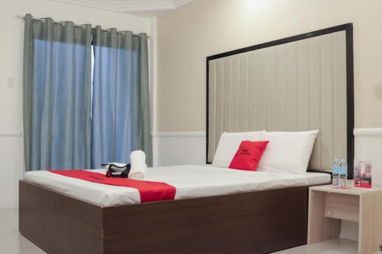 Hotel RedDoorz Premium @ Wireless Mandaue Cebu Zimmer foto