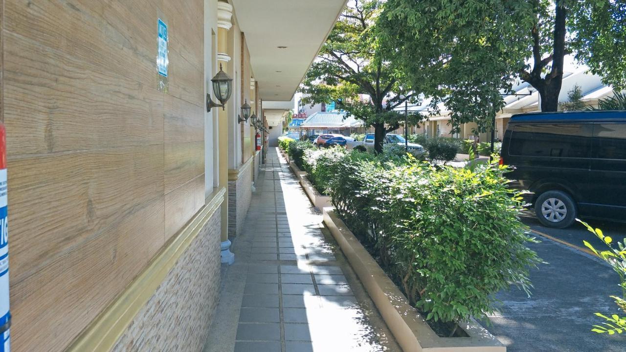 Hotel RedDoorz Premium @ Wireless Mandaue Cebu Exterior foto