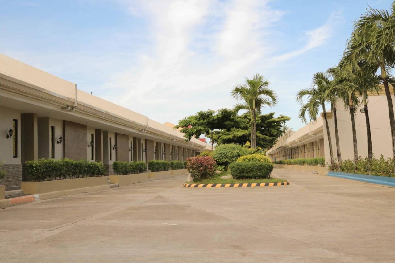 Hotel RedDoorz Premium @ Wireless Mandaue Cebu Exterior foto